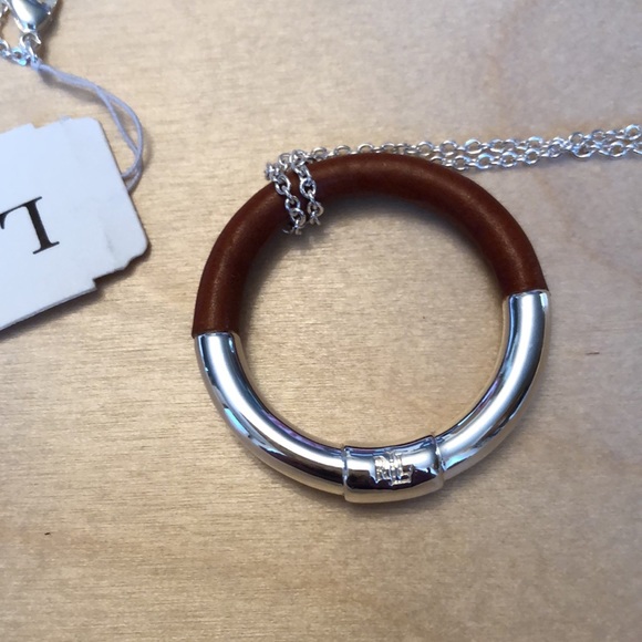 Lauren Ralph Lauren Silver Tone Leather Wrapped Circle Pendant Necklace NWT - Picture 11 of 12